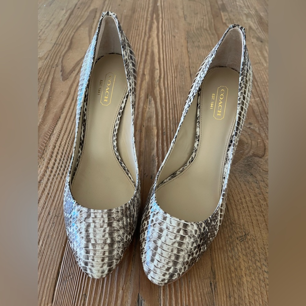 Coach Women's Snakeskin Patterned Heels - Grey and White Tones
